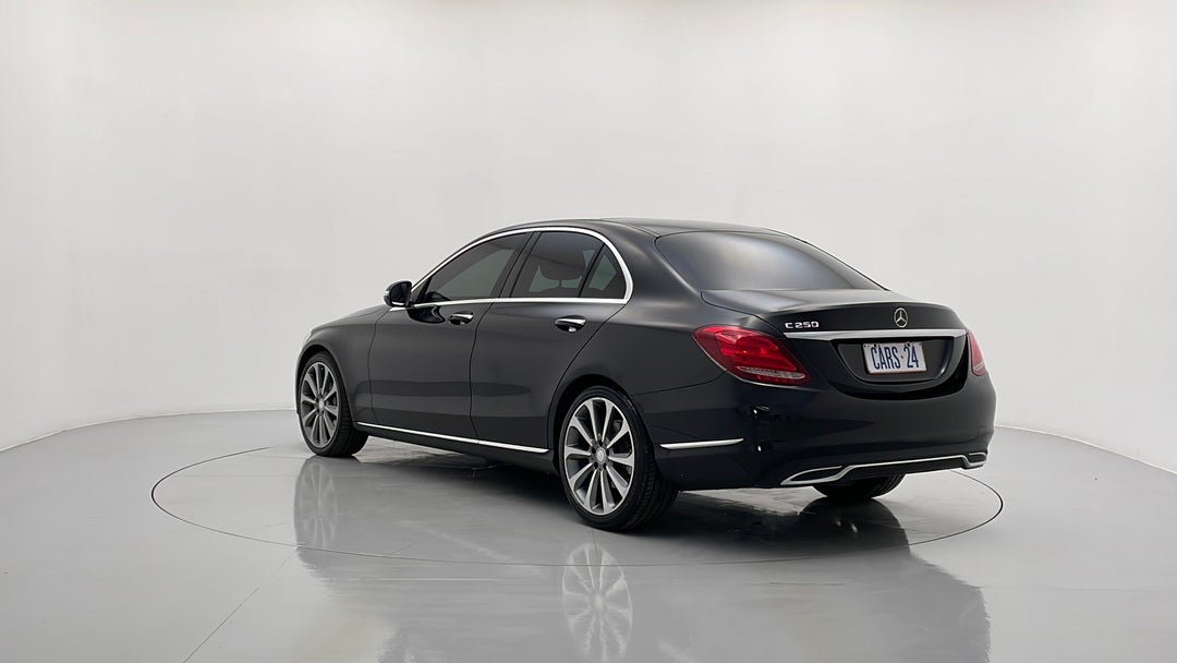 Left Back Diagonal (45- Degree) View