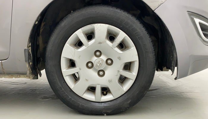 2013 Hyundai i20 MAGNA (O) 1.2, Petrol, Manual, 94,424 km, Right Front Wheel