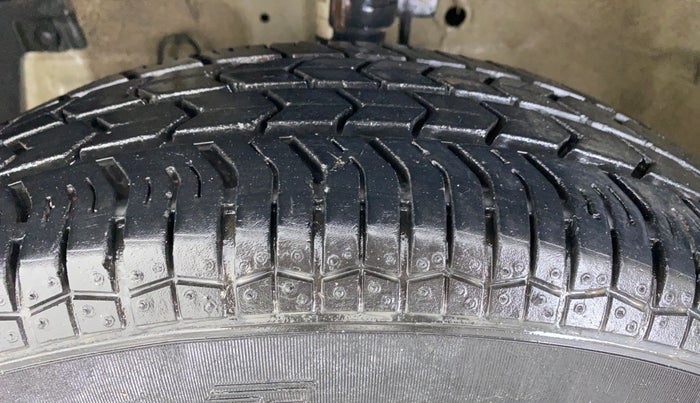 2017 Maruti Swift LXI OPT, Petrol, Manual, 23,325 km, Left Front Tyre Tread