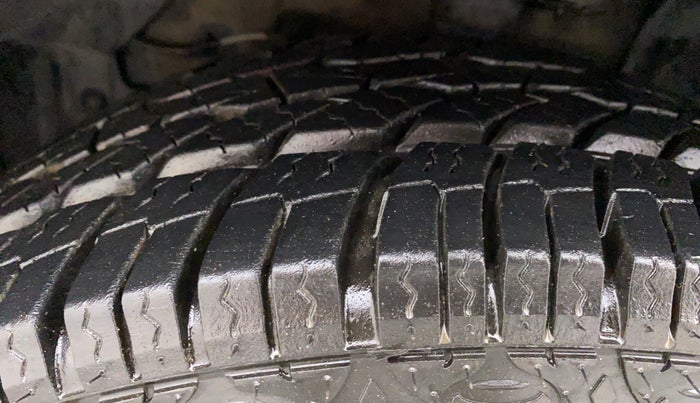 2018 Maruti Vitara Brezza ZDI, Diesel, Manual, 38,748 km, Left Front Tyre Tread