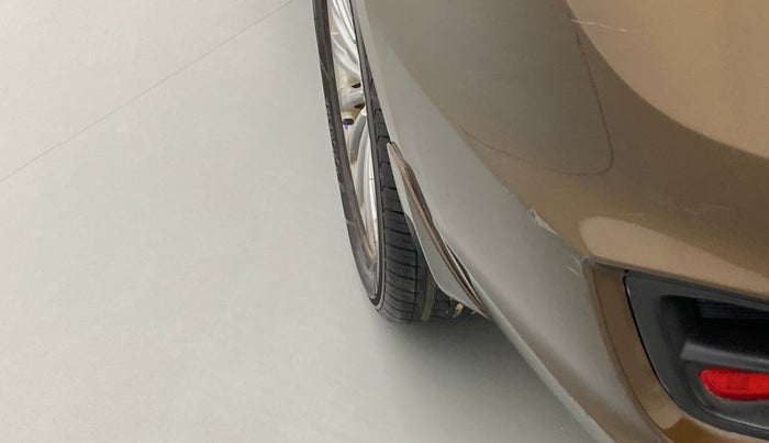 2016 Maruti Ciaz ZXI+ AT, Petrol, Automatic, 69,482 km, Rear bumper - Minor scratches