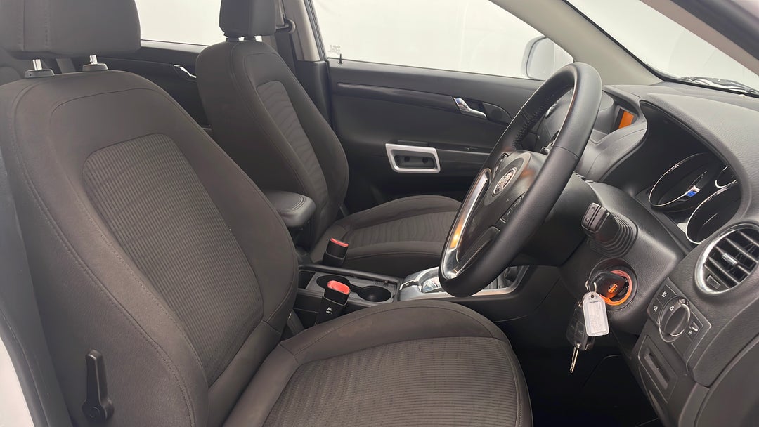 2015 Holden Captiva 5 Lt (fwd), Automatic, 90049 km, Right Side Front Door Cabin View