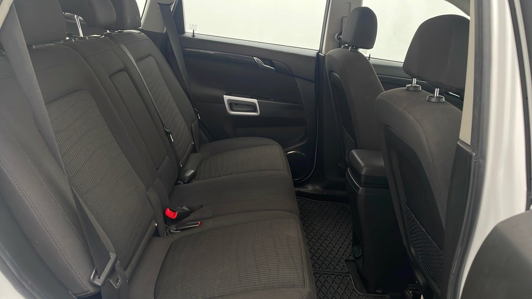 2015 Holden Captiva 5 Lt (fwd), Automatic, 90049 km, Right Side Rear Door Cabin View