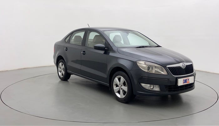 2016 Skoda Rapid 1.6 MPI STYLE AT, Petrol, Automatic, 41,248 km, Right Front Diagonal
