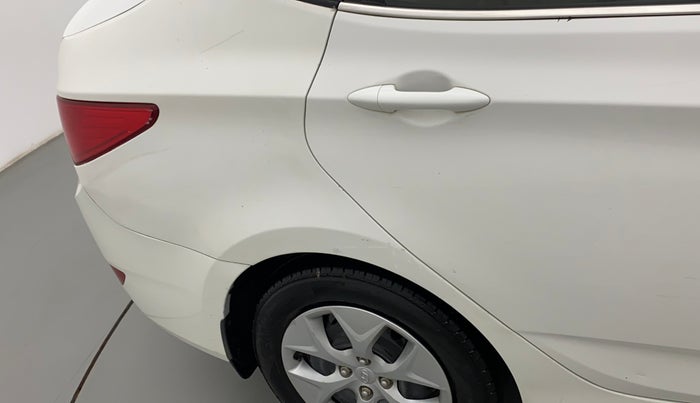 2017 Hyundai Verna 1.6 CRDI S, Diesel, Manual, 98,945 km, Right quarter panel - Paint has minor damage