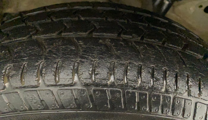 2013 Maruti Wagon R 1.0 LXI, Petrol, Manual, 65,366 km, Right Rear Tyre Tread