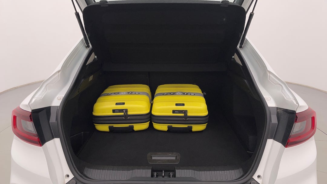 2023 Renault Arkana Zen, Automatic, 52296 km, Boot Inside View with Luggage