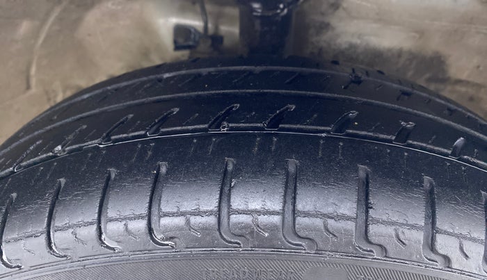 2016 Maruti Wagon R 1.0 VXI, CNG, Manual, 99,577 km, Right Front Tyre Tread