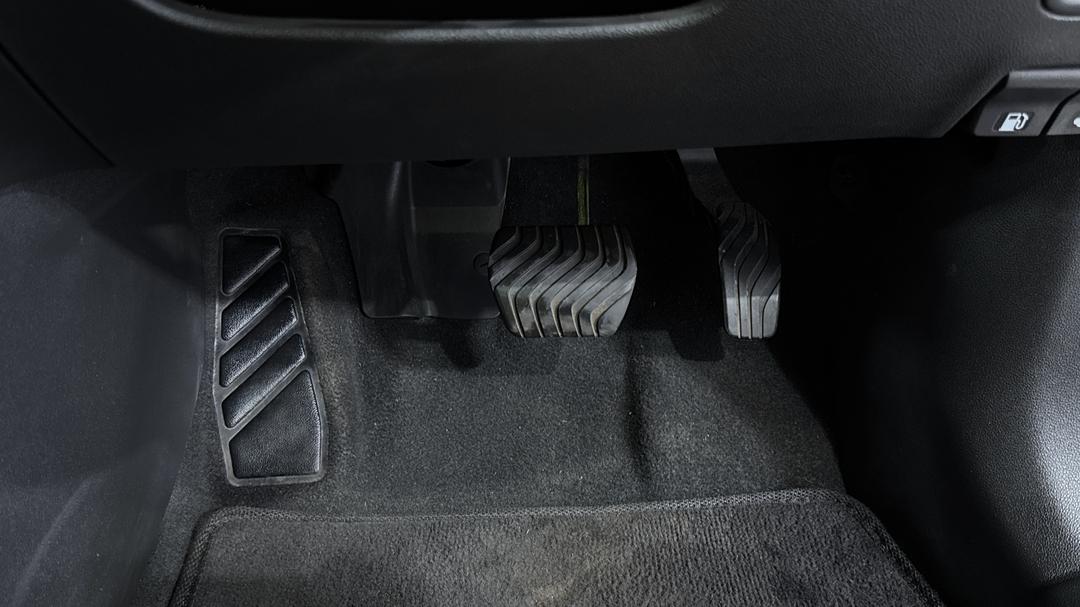 2020 Renault Koleos Black Edition, Automatic, 58444 km, Pedals and Footmat