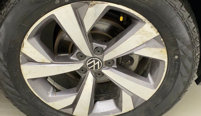 2022 Volkswagen TAIGUN TOPLINE 1.0 TSI MT, Petrol, Manual, 14,449 km, Right front tyre - Minor scratches