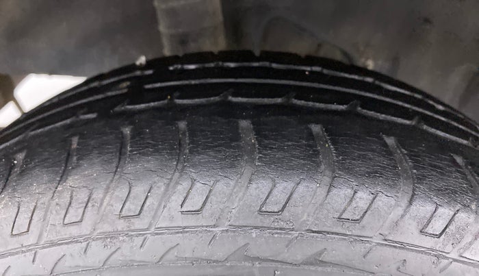2016 Datsun Go T, Petrol, Manual, 27,553 km, Right Rear Tyre Tread