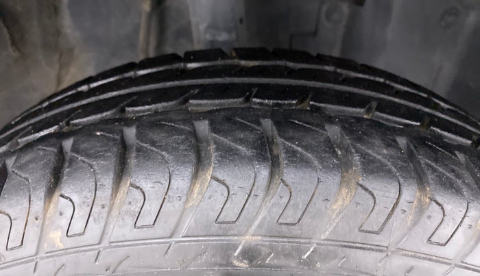 2016 Datsun Go T, Petrol, Manual, 27,553 km, Right Front Tyre Tread