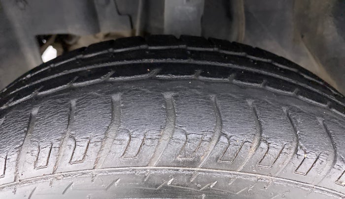 2016 Datsun Go T, Petrol, Manual, 27,553 km, Left Front Tyre Tread