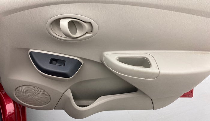 2016 Datsun Go T, Petrol, Manual, 27,553 km, Driver Side Door Panels Control