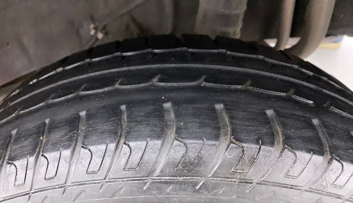 2016 Datsun Go T, Petrol, Manual, 27,553 km, Left Rear Tyre Tread