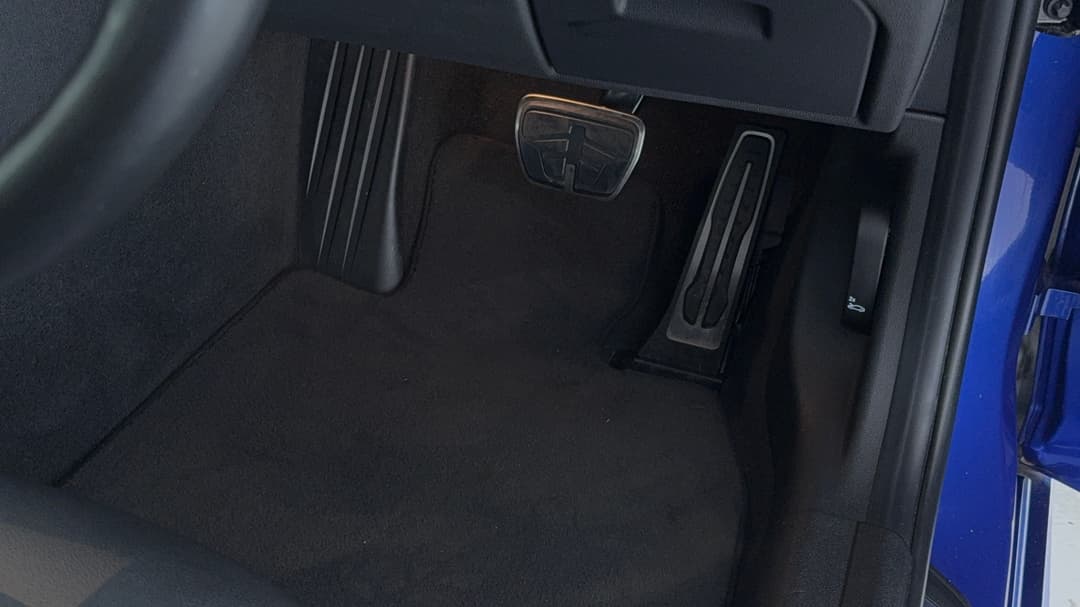 2020 BMW 3 30i M Sport, Automatic, 37042 km, Pedals and Footmat