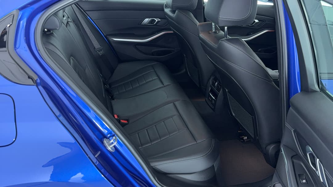 2020 BMW 3 30i M Sport, Automatic, 37042 km, Right Side Rear Door Cabin View