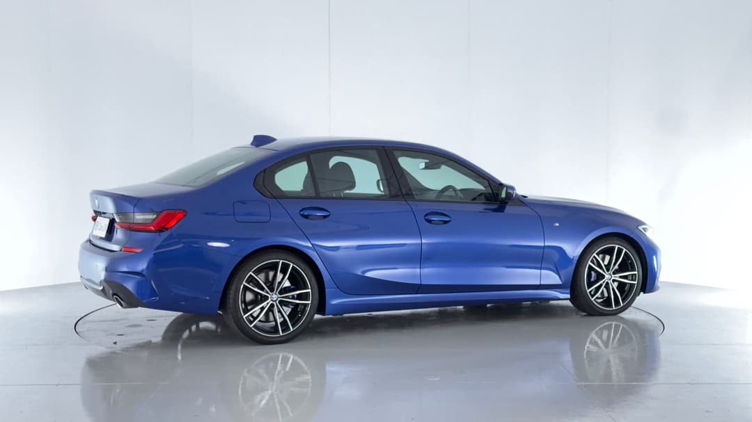 2020 BMW 3 30i M Sport, Automatic, 37042 km, Right Back Diagonal (45- Degree) View