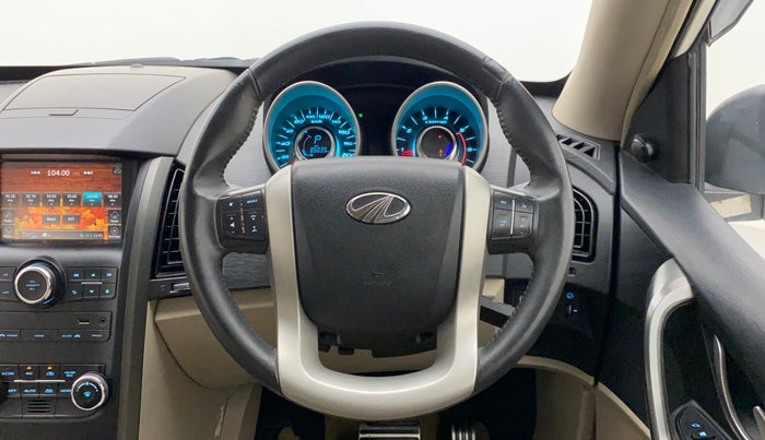 2016 Mahindra XUV500 W10 AT, Diesel, Automatic, 85,039 km, Steering Wheel Close Up