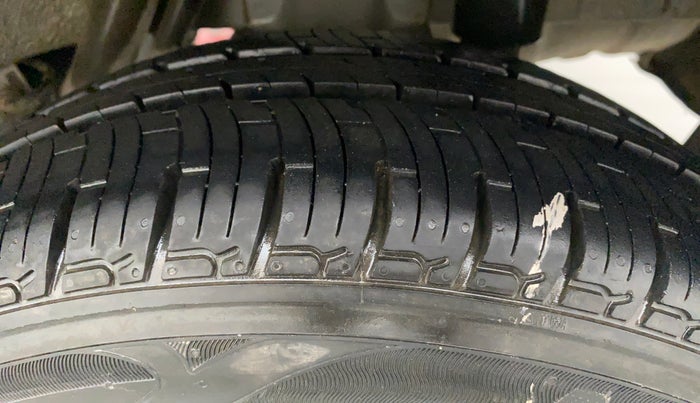 2017 Mahindra Kuv100 K4 PLUS 5 STR, Petrol, Manual, 18,884 km, Left Rear Tyre Tread
