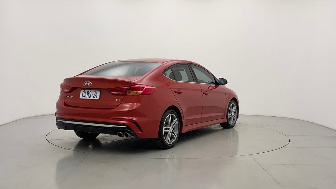 Right Back Diagonal (45- Degree) View