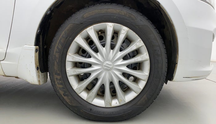 2016 Maruti Ciaz VXI, Petrol, Manual, 66,862 km, Right Front Wheel