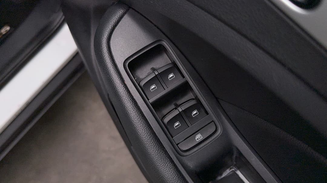 2023 MG ZS Excite, Automatic, 39074 km, Drivers Side Door Panel Controls