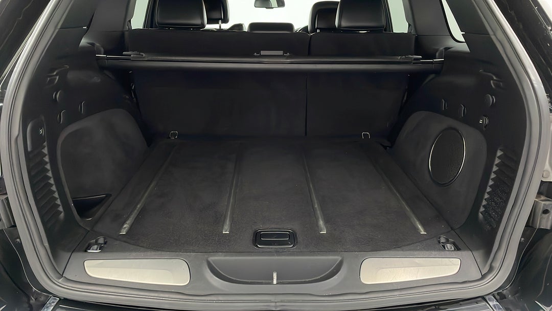 2015 Jeep Grand Cherokee Overland (4x4), Automatic, 140564 km, Boot Inside View