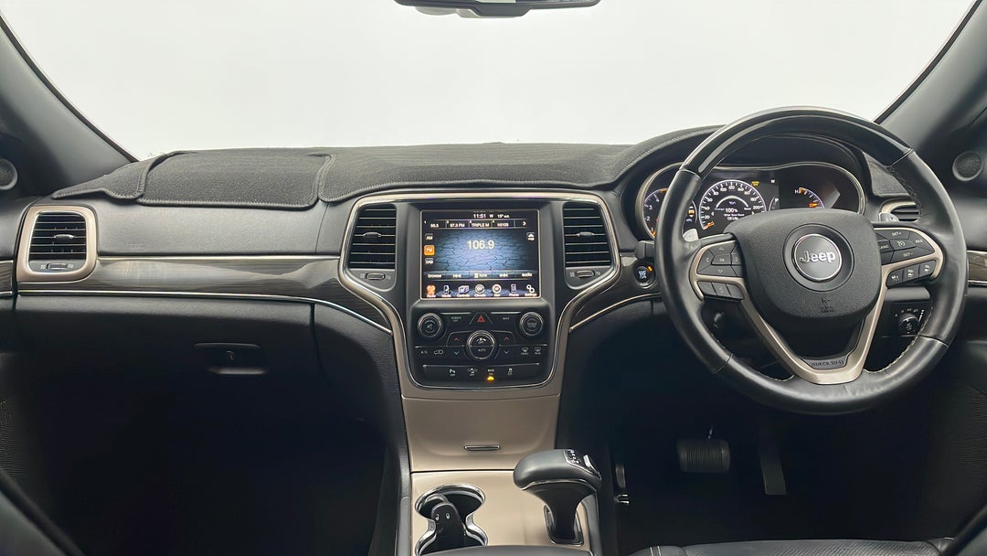 2015 Jeep Grand Cherokee Overland (4x4), Automatic, 140564 km, Dashboard View