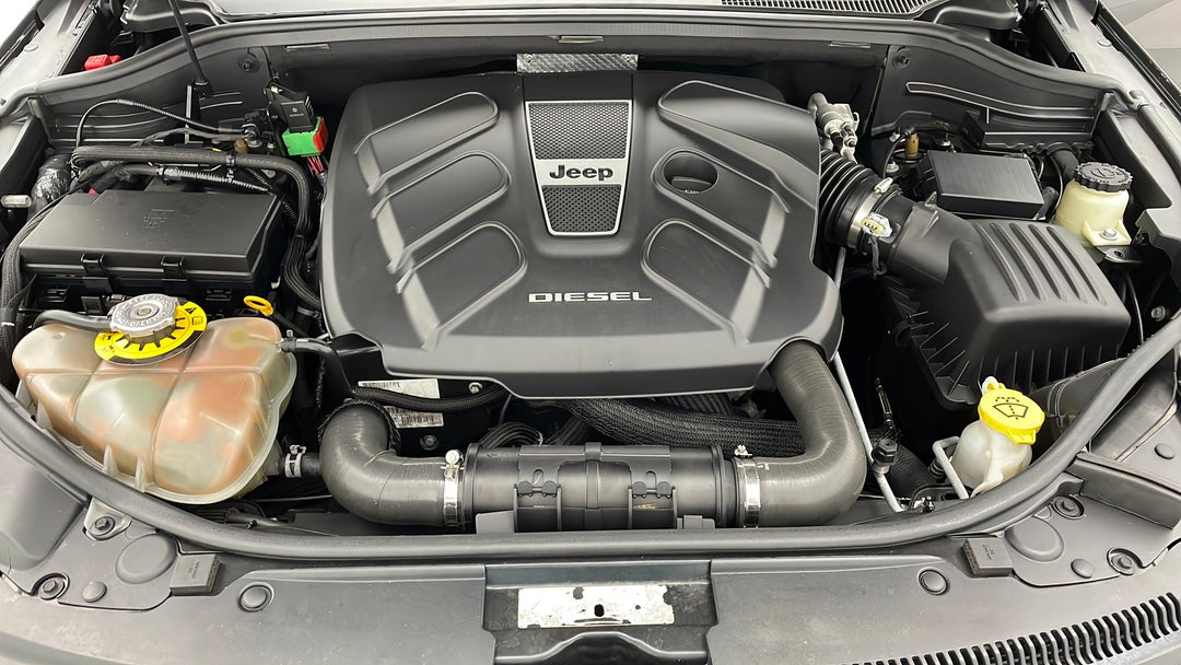 2015 Jeep Grand Cherokee Overland (4x4), Automatic, 140564 km, Open Bonnet (Engine)