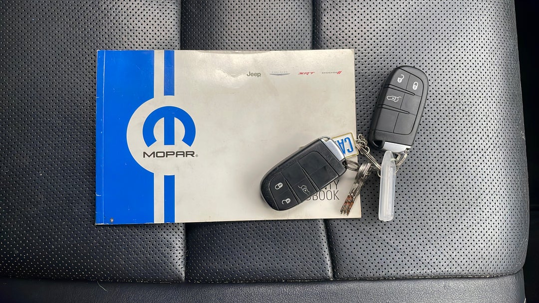 2015 Jeep Grand Cherokee Overland (4x4), Automatic, 140564 km, Key Close-up