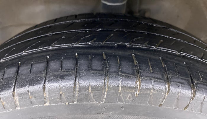 2018 Maruti Wagon R 1.0 VXI, Petrol, Manual, 83,070 km, Left Front Tyre Tread