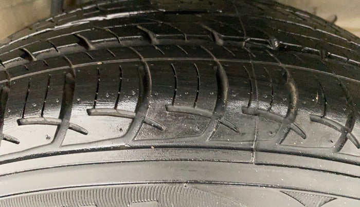 2015 Honda Jazz 1.2 E MT, Petrol, Manual, 35,244 km, Left Rear Tyre Tread