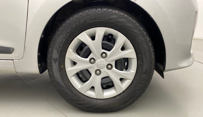 2017 Hyundai Grand i10 1.2 KAPPA SPORTZ (O), Petrol, Manual, 12,246 km, Right Front Wheel