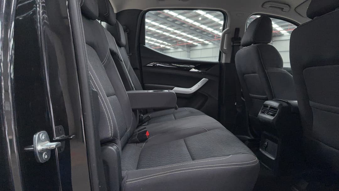2022 LDV T60 Max Pro (4x4), Manual, 100769 km, Right Side Rear Door Cabin View