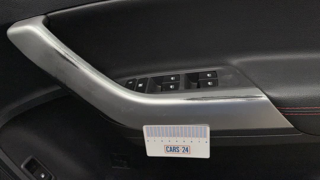 2022 LDV T60 Max Pro (4x4), Manual, 100769 km, Door Interior Front RHS Wear