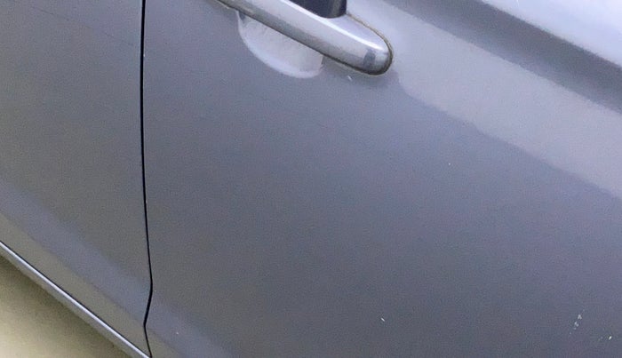 2013 Hyundai i20 MAGNA (O) 1.2, CNG, Manual, 52,084 km, Driver-side door - Minor scratches
