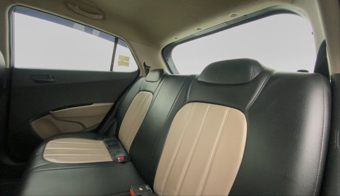 2017 Hyundai Grand i10 MAGNA 1.2 KAPPA VTVT, CNG, Manual, 82,848 km, Right Side Rear Door Cabin