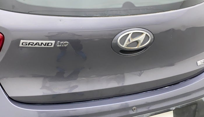 2017 Hyundai Grand i10 MAGNA 1.2 KAPPA VTVT, CNG, Manual, 82,848 km, Dicky (Boot door) - Slightly dented
