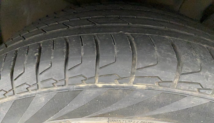2015 Hyundai Creta SX (O) 1.6 DIESEL, Diesel, Manual, 81,266 km, Right Front Tyre Tread