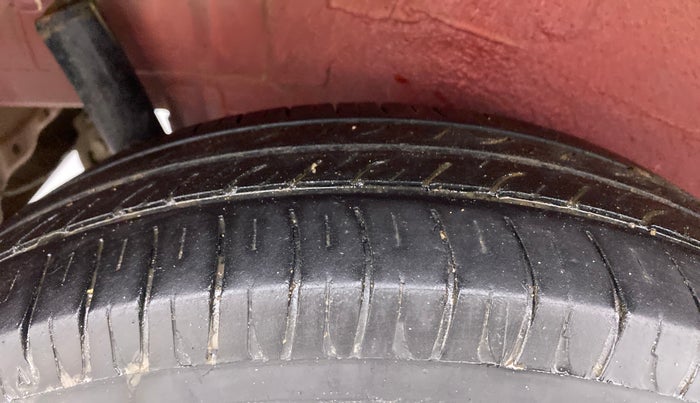 2017 Maruti Wagon R 1.0 VXI AMT, Petrol, Automatic, 83,980 km, Right Rear Tyre Tread