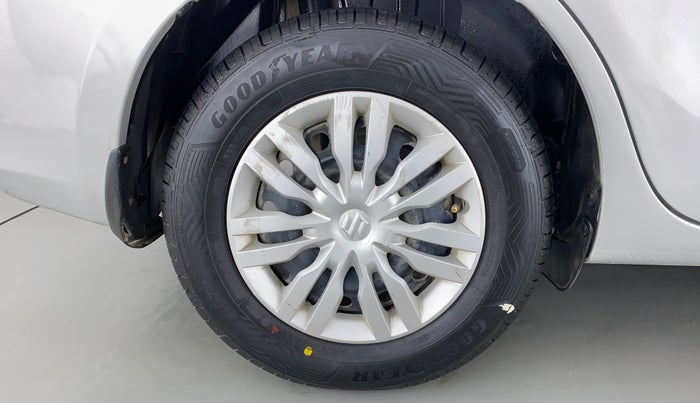 2017 Maruti Dzire VXI, CNG, Manual, 59,544 km, Right Rear Wheel