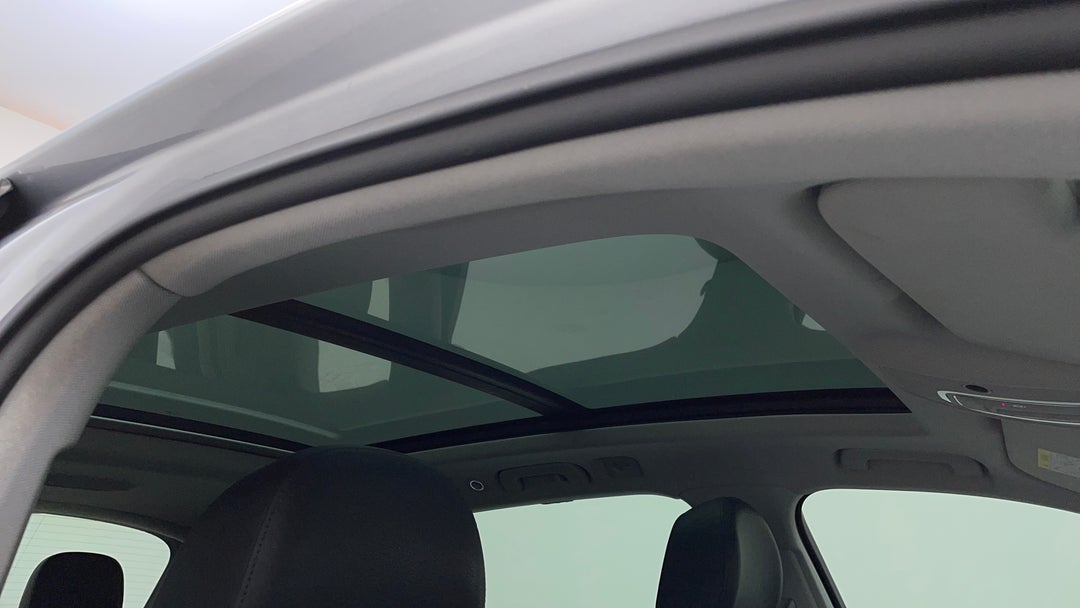 Interior Sunroof/Moonroof