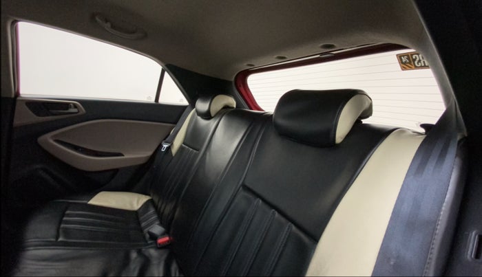 2016 Hyundai Elite i20 ASTA 1.4 CRDI (O), Diesel, Manual, 76,454 km, Right Side Rear Door Cabin