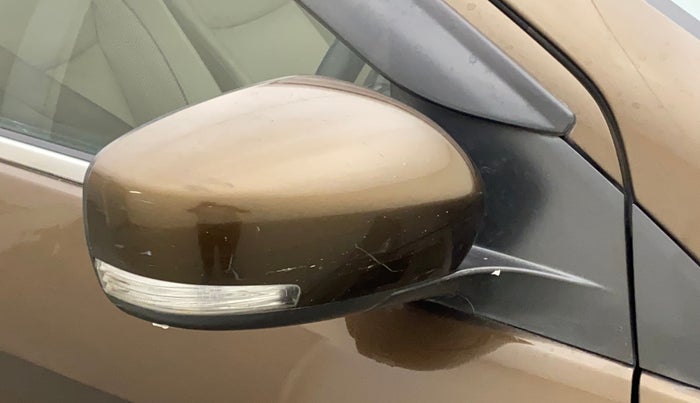2015 Maruti Ciaz ZXI+, Petrol, Manual, 74,946 km, Right rear-view mirror - Minor scratches