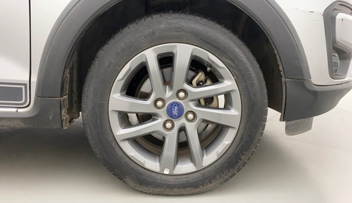 2018 Ford FREESTYLE TITANIUM PLUS 1.2 PETROL, Petrol, Manual, 52,626 km, Right Front Wheel