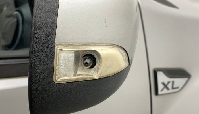2017 Nissan Terrano XL D PLUS, Diesel, Manual, 91,700 km, Right rear-view mirror - Cover has minor damage