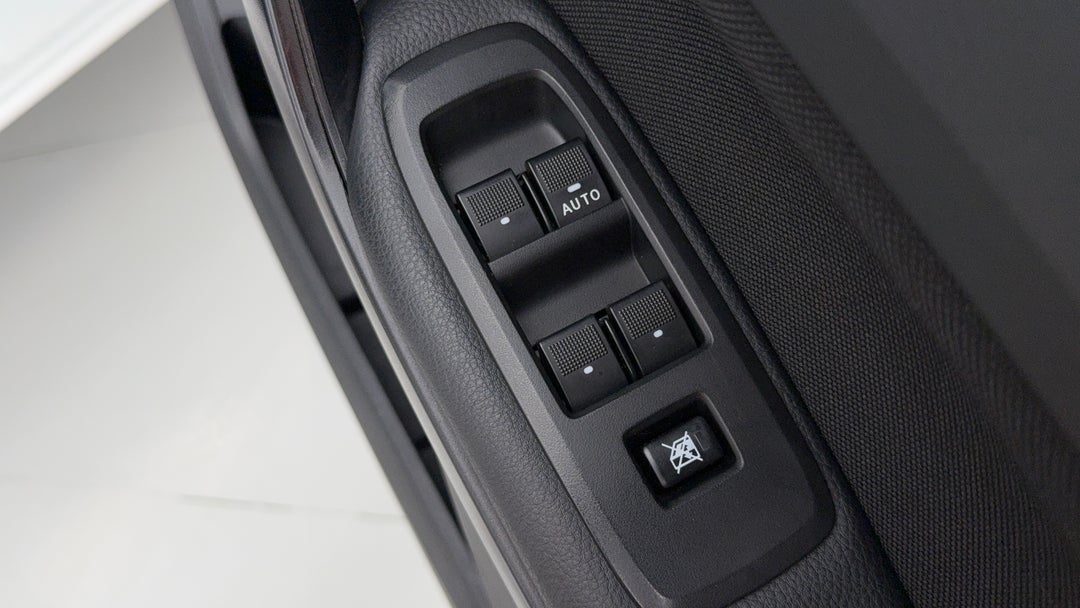 2021 Ford Ranger Xl 3.2 (4x4), Automatic, 97392 km, Drivers Side Door Panel Controls