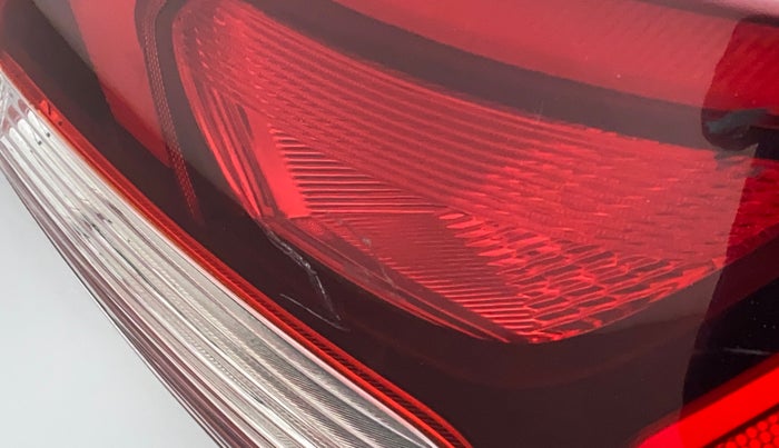 2018 Hyundai Verna 1.6 CRDI SX + AT, Diesel, Automatic, 66,883 km, Right tail light - Minor scratches