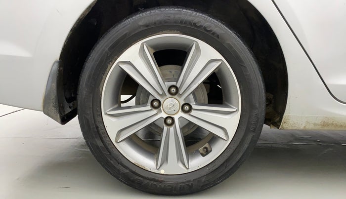 2018 Hyundai Verna 1.6 CRDI SX + AT, Diesel, Automatic, 66,883 km, Right Rear Wheel